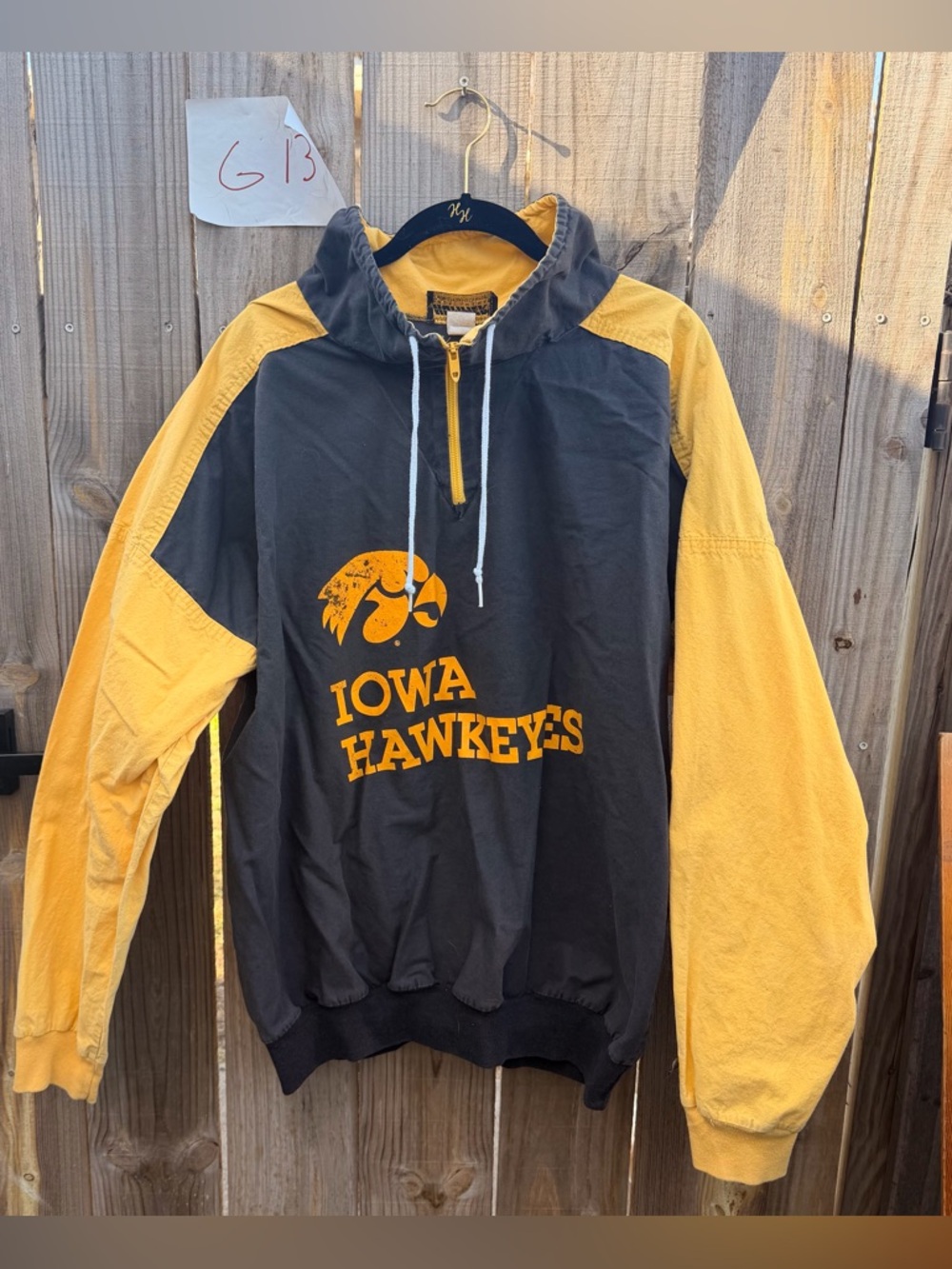 Iowa Hawkeyes Men's Black & Gold Pullover Quarter Zip lightweight jacket Size XL